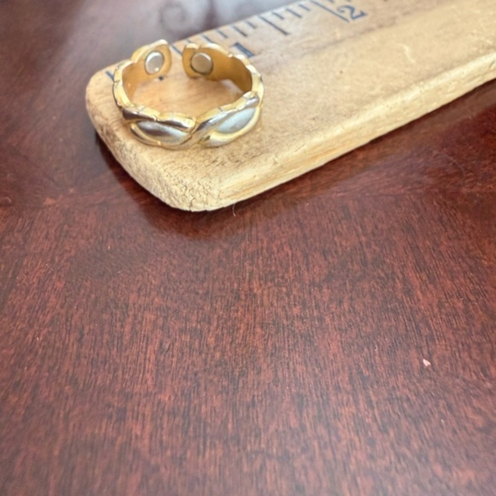 Vintage Gold Tone Ring